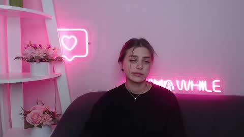 milanaangelas online show from February 2025 05:46:02 PM