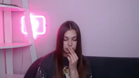 milanaangelas online show from April 2026 07:59:02 PM