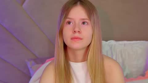 MilanaBalmain online show from November 2025 04:06:02 AM