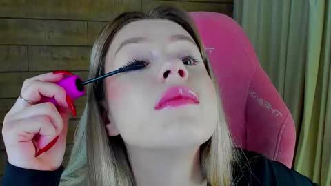 MilanaBalmain online show from March 2026 04:06:01 AM