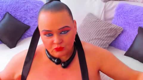 Snapshot of milanabiegert chatting on February 2025 12:38:02 PM Lana online show from February 2025 12:38:02 PM