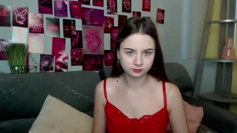 milanaroz online show from September 2025 04:45:01 AM