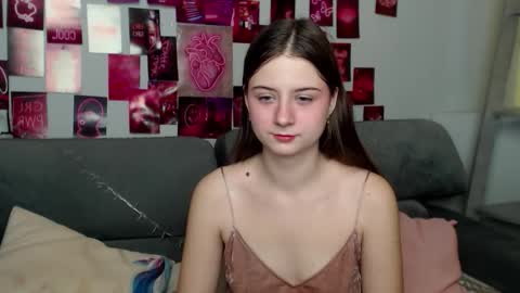 milanaroz online show from October 2025 04:57:02 AM