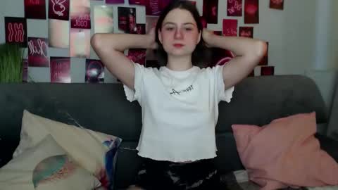 milanaroz online show from October 2025 05:57:02 AM