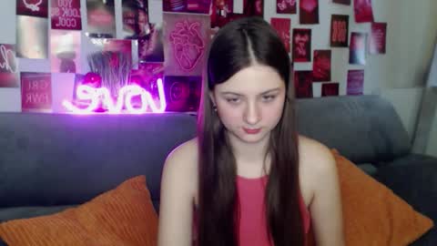 milanaroz online show from November 2025 05:51:01 AM