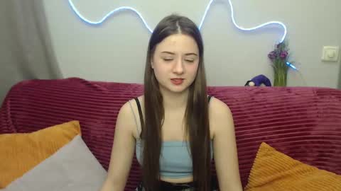 milanaroz online show from February 2026 06:39:02 AM