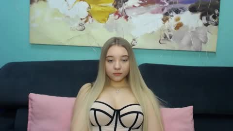 Milana online show from March 2026 06:32:01 AM