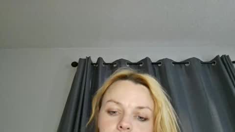 Snapshot of milaoshua chatting on January 2026 10:12:02 PM Wetbby00 online show from January 2026 10:12:02 PM