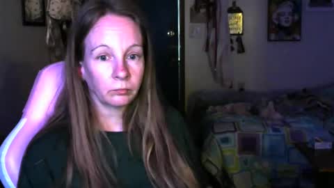 Snapshot of milastoned chatting on April 2026 01:35:02 PM Mila online show from April 2026 01:35:02 PM
