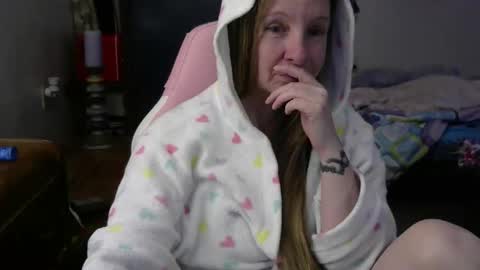 Snapshot of milastoned chatting on May 2026 04:45:01 PM Mila online show from May 2026 04:45:01 PM