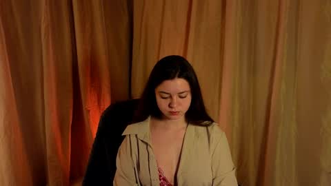 Mila online show from April 2026 08:37:01 PM