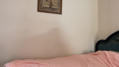 Snapshot of milav_ chatting on May 2026 02:00:02 PM Lana online show from May 2026 02:00:02 PM