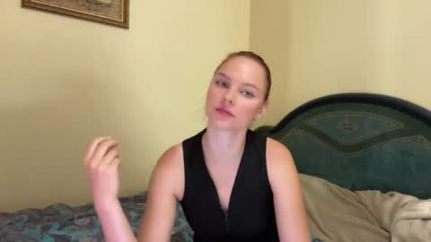 Snapshot of milav_ chatting on July 2026 03:27:02 PM Lana online show from July 2026 03:27:02 PM