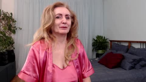 Snapshot of milawantfun chatting on December 2025 02:44:02 PM Mila online show from December 2025 02:44:02 PM