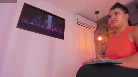 Snapshot of mile_u chatting on February 2025 03:43:02 AM Milena online show from February 2025 03:43:02 AM