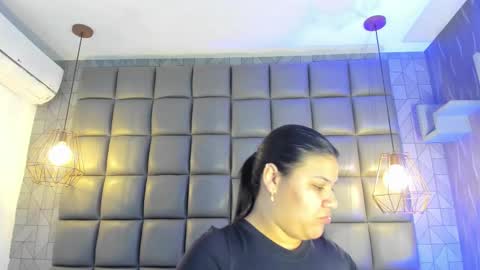 Snapshot of mile_u chatting on September 2025 03:30:02 AM Milena online show from September 2025 03:30:02 AM