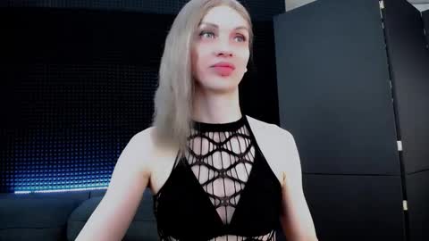 Milena Hardy online show from September 2025 04:13:02 AM