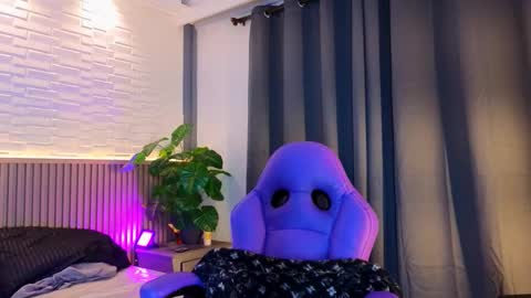 milena_lawson online show from November 2025 11:12:01 AM