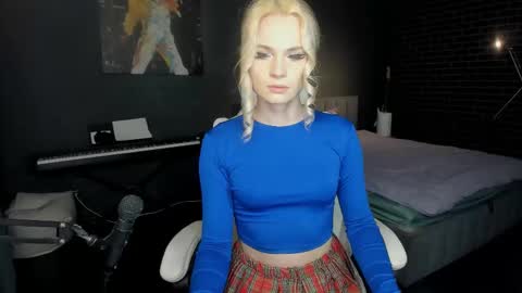 Milena online show from September 2025 12:38:01 AM