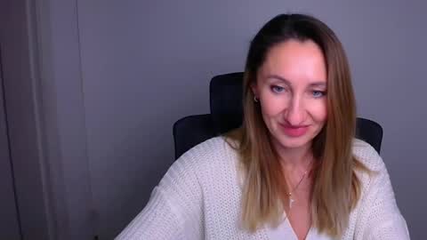 Milena online show from December 2025 12:22:02 PM