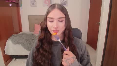 Miley online show from December 2025 03:09:02 PM