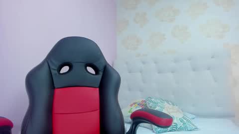 Snapshot of mileyjoas chatting on March 2025 02:48:01 AM MILEY online show from March 2025 02:48:01 AM