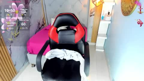 Snapshot of mileyjoas chatting on November 2025 12:27:01 PM MILEY online show from November 2025 12:27:01 PM