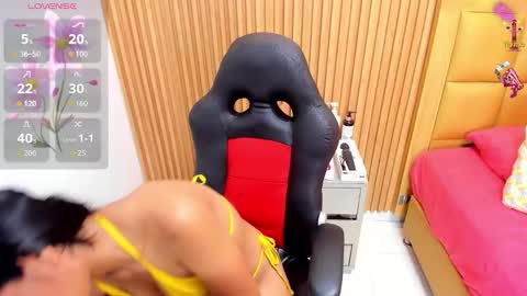 Snapshot of mileyjoas chatting on November 2025 12:26:01 PM MILEY online show from November 2025 12:26:01 PM