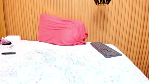 Snapshot of mileyjoas chatting on November 2025 12:32:01 AM MILEY online show from November 2025 12:32:01 AM