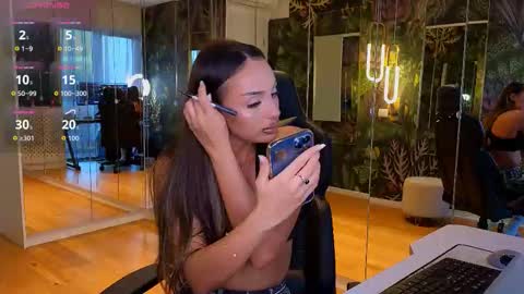 Snapshot of mileysin chatting on December 2025 02:04:02 PM Miley Sin online show from December 2025 02:04:02 PM