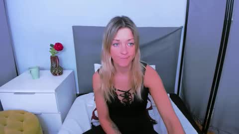 MileyTop online show from April 2026 05:19:02 AM