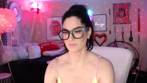 Snapshot of milf_lacey chatting on February 2025 03:40:01 AM Milf Lacey online show from February 2025 03:40:01 AM