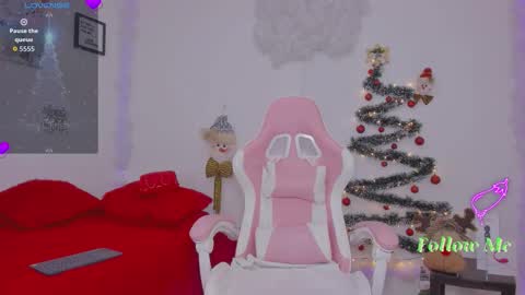 Aura  online show from December 2025 02:16:01 AM