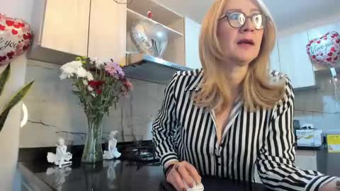 ASHLEY online show from February 2025 06:35:02 PM