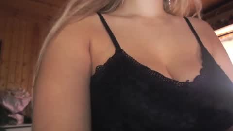milk_bunny_ online show from July 2026 11:38:02 AM