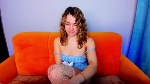 milkablond online show from March 2025 12:54:02 AM