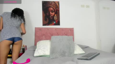 Paola  online show from January 2025 02:49:02 AM