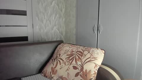 Snapshot of milkiwy chatting on December 2024 05:37:01 AM Isaac online show from December 2024 05:37:01 AM