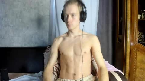 Snapshot of milkiwy chatting on November 2025 06:45:01 AM Isaac online show from November 2025 06:45:01 AM