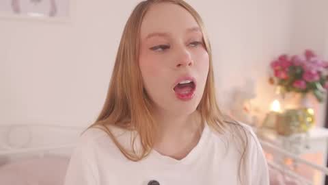 milky_0 online show from April 2026 07:06:02 PM