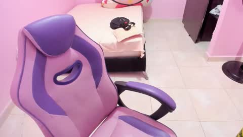 Snapshot of milky__boobs69 chatting on November 2025 07:48:02 PM vale online show from November 2025 07:48:02 PM