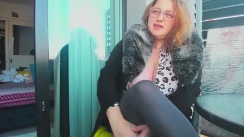 Livia online show from March 2025 01:06:02 PM