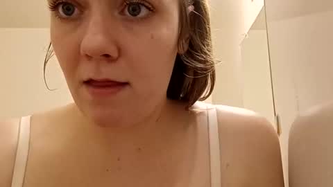 milkymomasquirtsalot online show from May 2026 05:25:01 AM