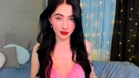 milla moore online show from November 2025 04:18:01 PM