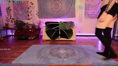 milla_milla online show from November 2025 03:31:01 AM