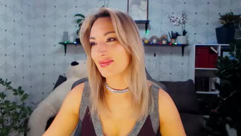 MillaXQueen online show from December 2025 07:25:01 AM