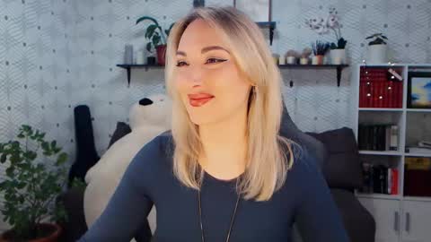 MillaXQueen online show from March 2026 05:40:02 AM