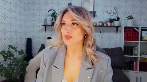 MillaXQueen online show from April 2026 11:21:02 AM