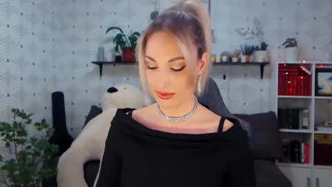 MillaXQueen online show from April 2026 03:52:01 PM