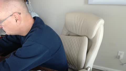 Snapshot of millenium0129 chatting on December 2025 06:28:01 PM millenium0129 online show from December 2025 06:28:01 PM